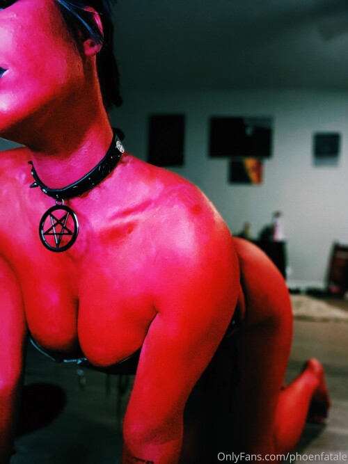 Phoenfatale | Vampiriczlut Nude Leaked Onlyfans Photo Phoenfatale | Vampiriczlut Nude Leaked Onlyfans Photo