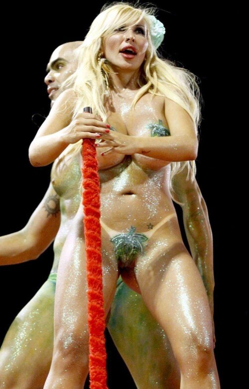 famosas-nuas-no-carnaval-114.jpg