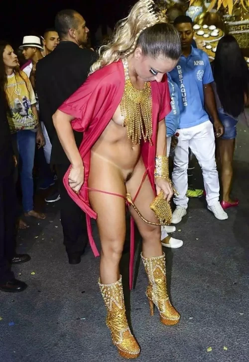 famosas-nuas-no-carnaval-16.webp