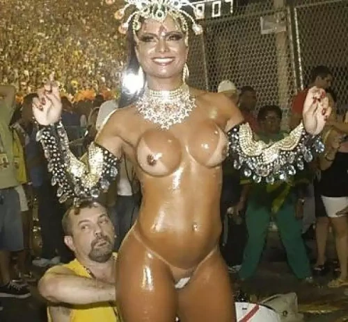 famosas-nuas-no-carnaval-34.webp