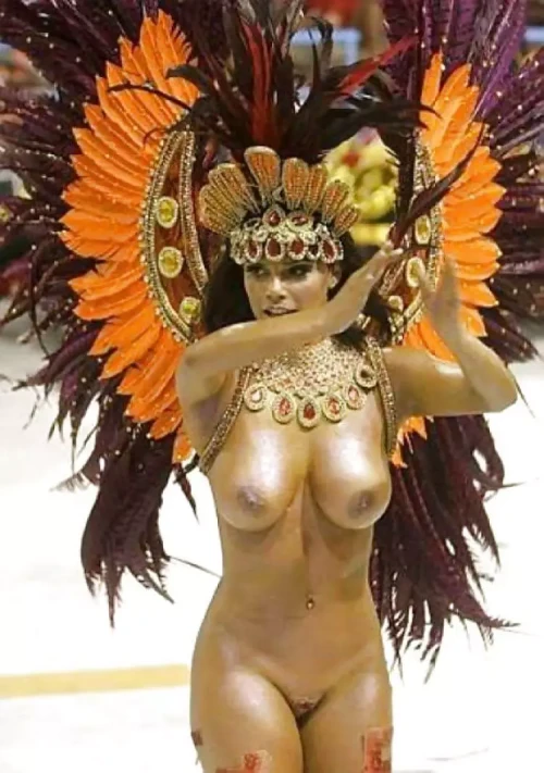 famosas-nuas-no-carnaval-4.webp