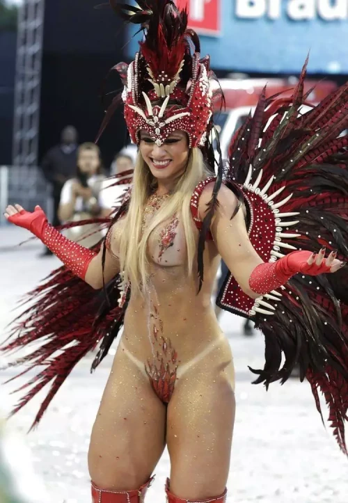 famosas-nuas-no-carnaval-6.webp
