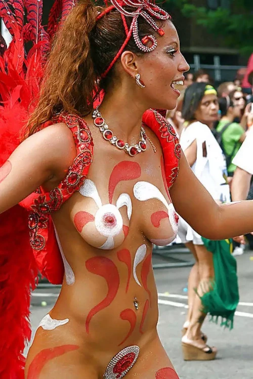 famosas-nuas-no-carnaval-82.webp