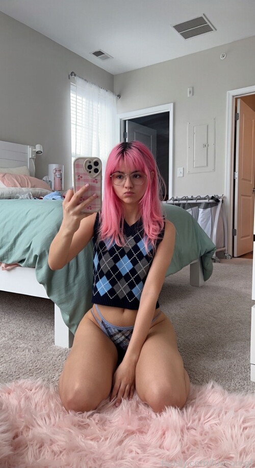 luvcoregf | Fulltime Crybaby Nude Leaked Onlyfans Photo