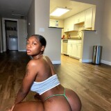 model profile picture