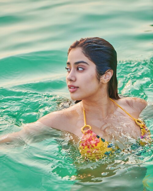 janhvikapoor-28042022-0004.md.jpg