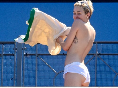 miley-cyrus-104.md.jpg