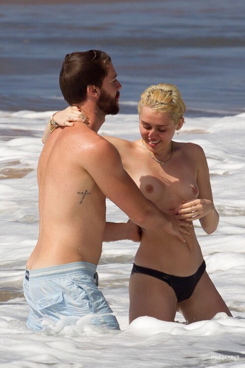 miley-cyrus-105.md.jpg