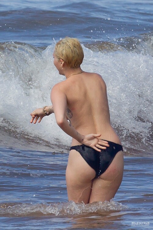 miley-cyrus-112.md.jpg
