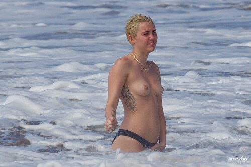 miley-cyrus-119.md.jpg