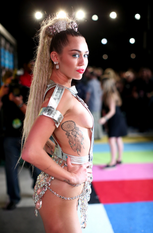 miley-cyrus-241.md.png