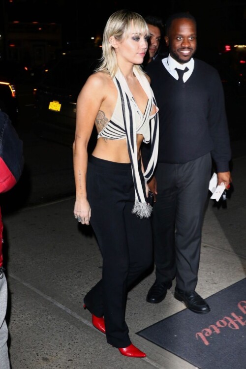 miley-cyrus-524.md.jpg