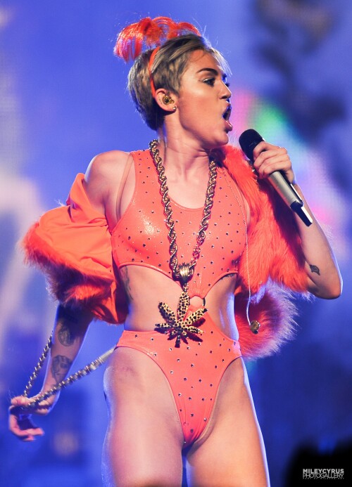 miley_cunt_11.md.jpg
