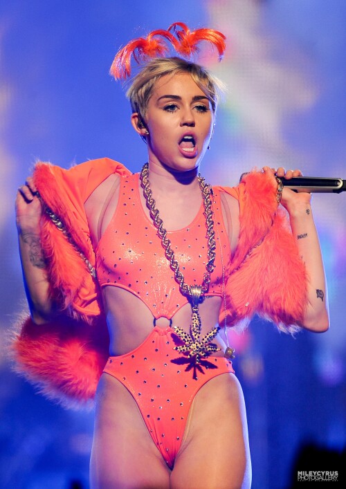 miley_cyrus_310.md.jpg