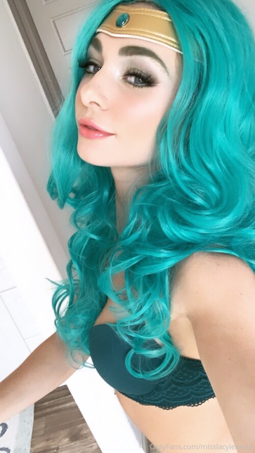 misslacylennon-17-03-2020-182389159-What-Do-You-Guys-Think-Of-The-Blue.jpg
