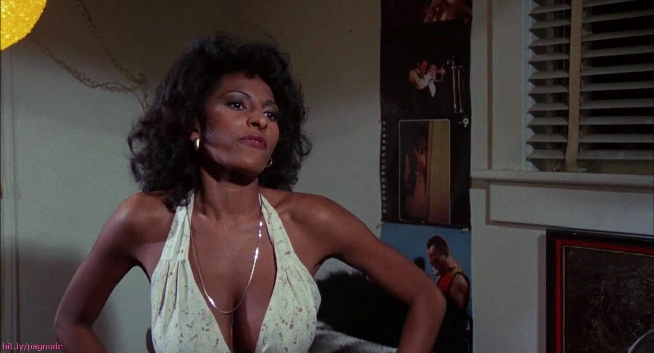 pam-grier-nude-bucktown_10.jpg