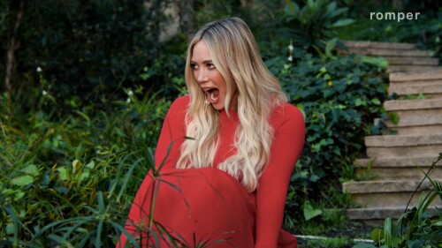 y2mate.com---Hilary-Duff-Plays-Never-Have-I-Ever-Mom-Edition-Romper_1080p.mp4_snapshot_03.03_2022.03.03_21.44.23.md.jpg